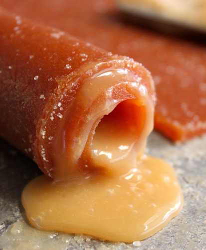 Rollo De Guayaba Relleno De Cajeta Y Almendra/dulce Regional