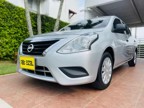 Nissan Versa Cali Automático versa usado cali Nissan Versa Cali Automático