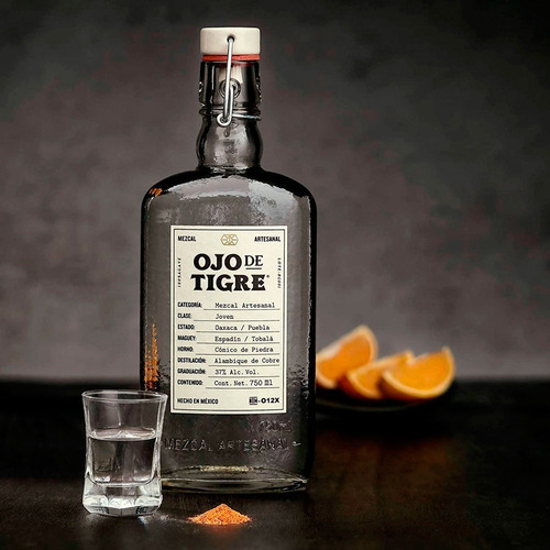 Imagen 2 de 3 de Mezcal Ojo De Tigre Joven 750 Ml