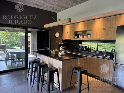 Casa En Venta En La Bota Benavidez Calidad Constructiva Y Diseño Arq