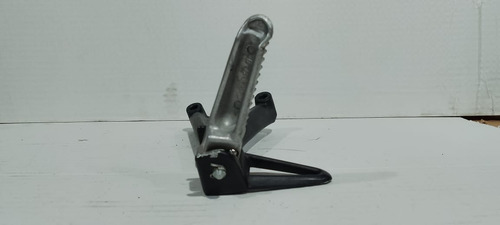 Base Posapie Trasero Izquierdo Yamaha R 15 V4 2023 Negro (Usado)