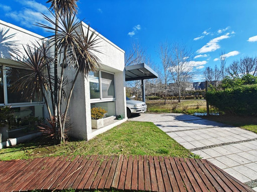 Barrio El Jacaranda, Rincón De Milberg, Tigre