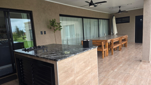 Casa En Venta Brandsen En Barrio Cerrado Con Pileta