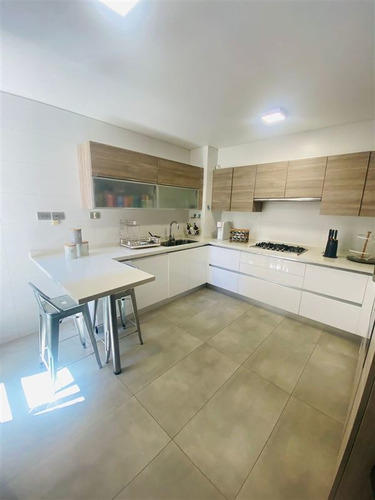 Imagen 14 de 19 de Departamento En Venta De 4 Dorm. En Lo Barnechea