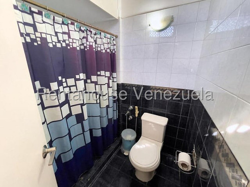Espectacular Casa, Amplia Y Con Premio De Arquitectura En Santa Paula #25-10888 Ricardo Romero