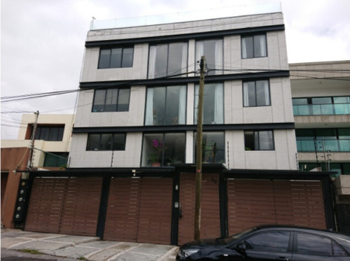 Edificio De Departamentos En Remate, Lomas De Tecamachalco, Naucalpan.