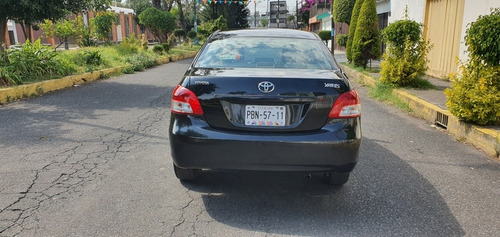 Imagen 7 de 15 de Toyota Yaris 2010 1.5 Sedan Core Aa At