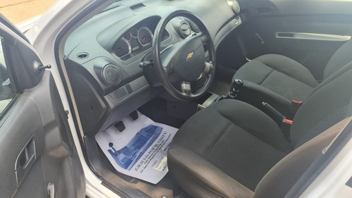 Imagen 13 de 15 de Chevrolet Aveo 2018 1.6 Ls Mt