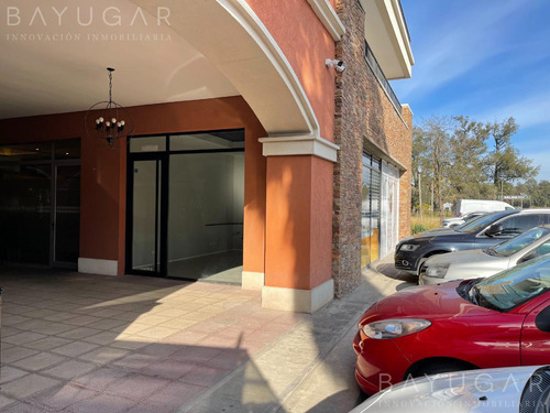 Alquiler Local En Pueblo Caamaño / Pilar - Centro Comercial Sobre Av. Caamaño