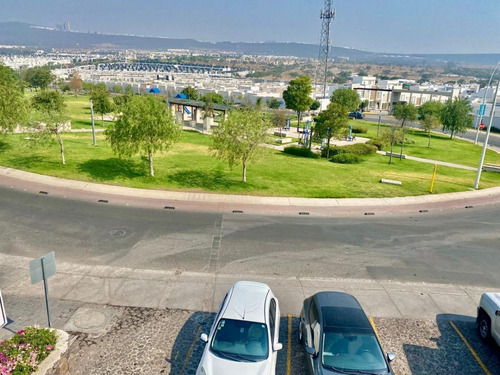 Rental De Locales Comerciales Plaza Paseo Zakia Queretaro