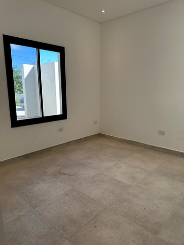 Casa Chalet En Venta En Altos De Campo Grande, Pilar, G.b.a. Zona Norte