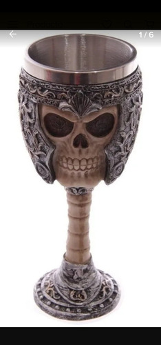 Copa Medieval Mano Calavera 300 Ml