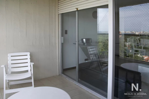 Apartamento De 2 Dormitorios En Edificio Parquemar Roosevelt , Punta Del Este