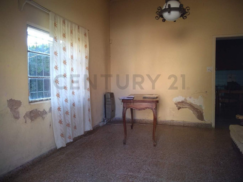 Venta Casa En San Antonio De Areco Con Amplio Terreno - Excelente Ubicacion