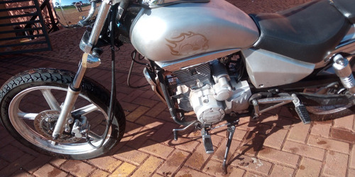 Dafra Kansas 150