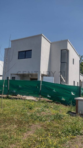 Imagen 7 de 23 de Casa Con Pileta Con 5 Cuartos En San Ramon