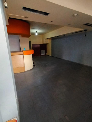 Gran Local En Venta Barrio Centro Sobre Av Gral Paz Esq. Rioja - 25 Mts De Doble Vidriera, Recibo Menor
