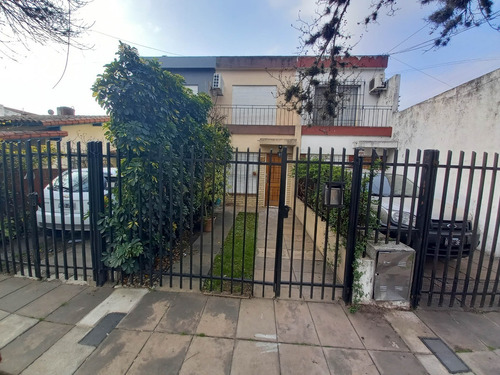 Venta Dúplex 3 Ambientes 2 Dormitorios Con Jardín En Castelar Cod5660