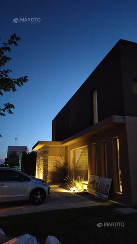 Imagen 18 de 26 de Casa En Venta En Barrio El Canton - Maroto Propiedades-