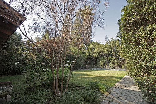 Acogedora Casa En Manquehue Oriente - La Dehesa