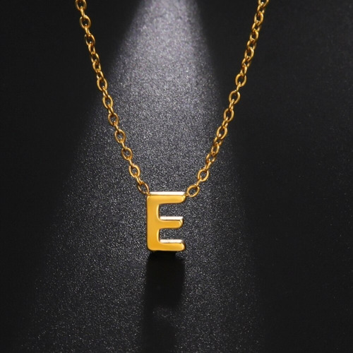 Imagen 4 de 7 de Collar Con Dije Acero De Color Oro Iniciales Nombres Mujer