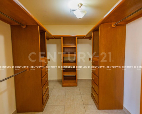 Casa En Venta En Fraccionamiento Rincon De Las Lomas Chihuahua, Chih.