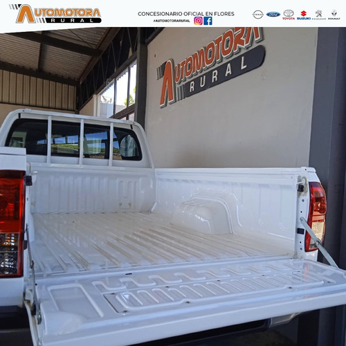 Imagen 17 de 25 de Toyota Hilux 2023 2.4 P.up T.diesel Dx 4x4