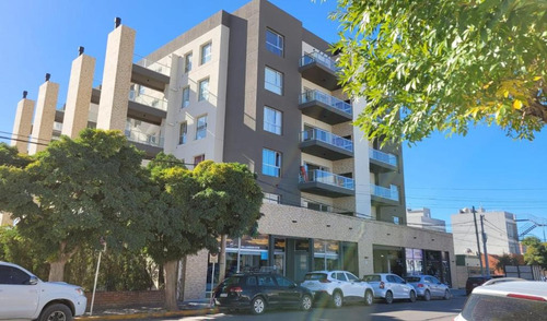 Departamento Moderno Con Cochera Y Parrilla, Amplio Y Luminoso