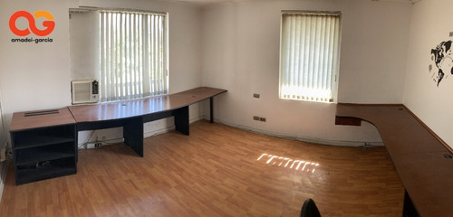 Imagen 3 de 13 de Casa Con Giro Comercial Manquehue - Apoquindo