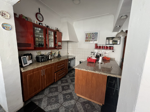 Se Vende Amplia Casa En Providencia