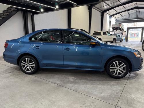 Volkswagen Jetta 2.5 Sportline At
