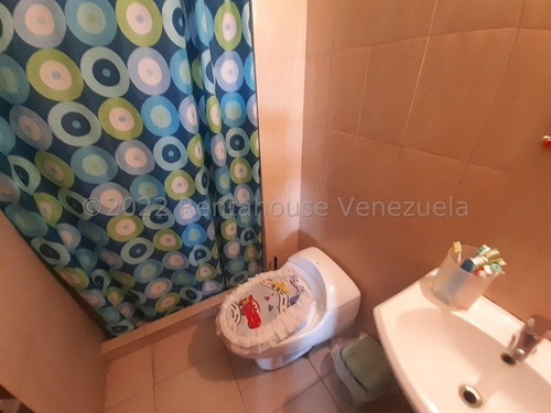 Apartamento En Venta En San Jacinto Maracay Aragua 23-878 Irrr