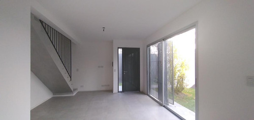Imagen 3 de 24 de Duplex Casa 3 Amb A Estrenar - Castelar Norte Con Cochera Y Fondo