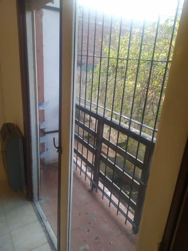 Imagen 3 de 9 de 1 Ambiente Con Balcón Saliente