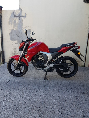 Imagen 4 de 4 de Urgente Yamaha Fz Fi 2018 Titular Persona De 57 Años