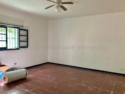 Espectacular Casa En Venta, Ubicada En Calle Cerrada Altamira Mls #23-28792
