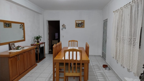 Casa Com 3 Quartos, 2 Banheiros, Salão De Festas Com Churrasqueira, Copa Cozinha, Sala Ampla E Edicula