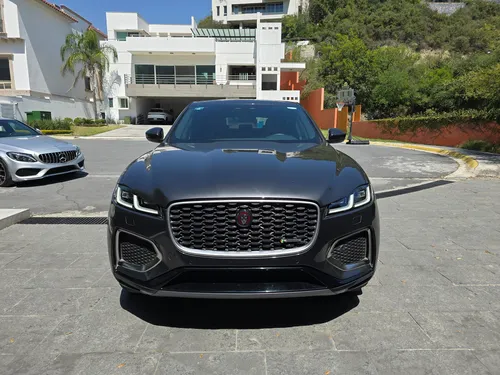 Jaguar F-pace R Dynamic Se 3.0t Mild Hybrid 2023, 26,000 Km