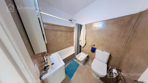 Venta Depto 3 Amb Al Frente En 7mo Piso, Super Luminoso Y Amplio