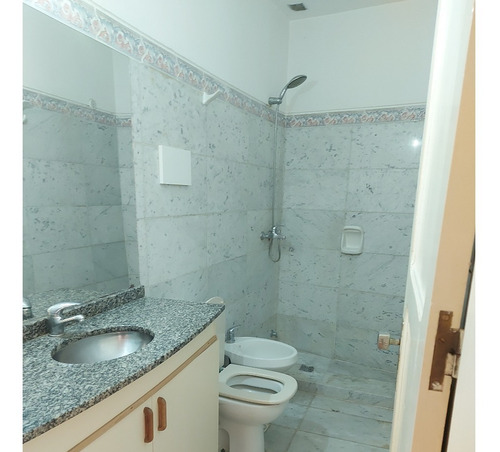 Imagen 9 de 18 de Venta Casa En Una Planta De 3 Dormitorios, Fondo Y Garaje