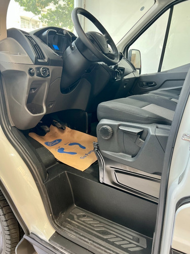 Imagen 8 de 18 de Ford Transit Furgon Medio L2h2 0km