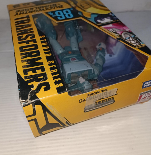 Buzzworthy Bumblebee Transformers Generations Red (Usado)