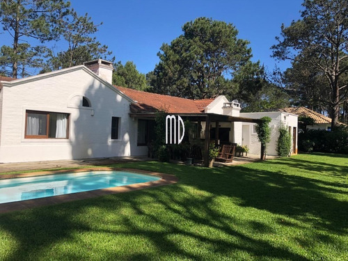 Imagen 3 de 30 de Casa En Laguna Blanca, Muy Buenas Comodidades, Seguridad.- Ref: 6080