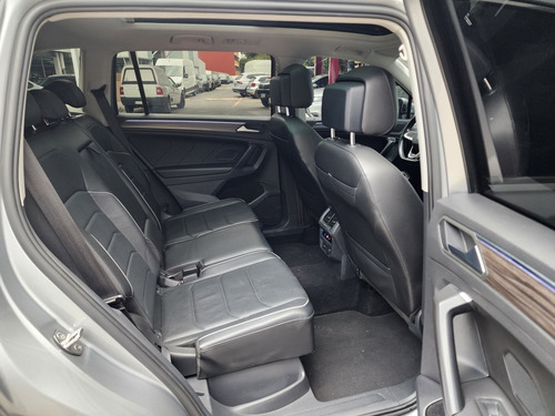 Volkswagen Tiguan 2.0 R-line