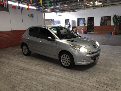 Imagen 2 de 9 de Peugeot 207