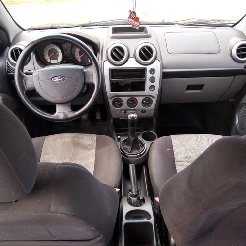 Imagem 5 de 9 de Ford Fiesta Sedan 1.6 (2008)