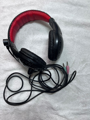 Audifonos Con Cable Y Microfono Genius