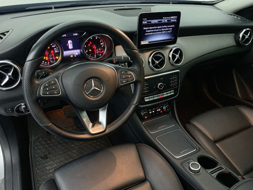 Imagen 19 de 25 de Mercedes Benz Gla 200 2020