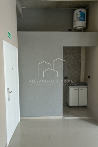 Imagen 5 de 13 de Local En Esquina - 143 M2 - C/ Patio - Con Renta