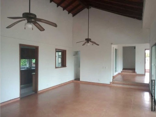 Casas En Arriendo Montecarlo 476-2439